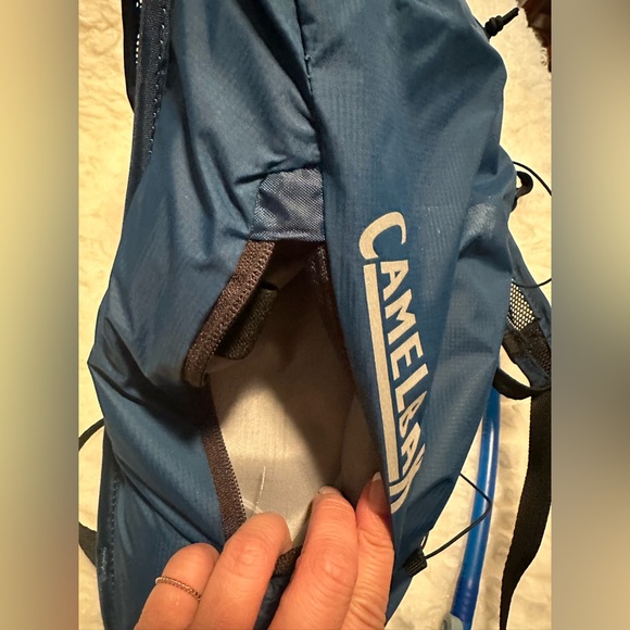 Camelbak Hiking Backpacking Running 20ml Water Hydration Backpack Blue Classic - Picture 3 of 5